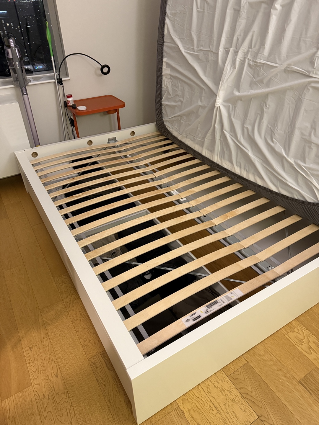 IKEA MALM Queen Bed Frame + AMSOSEN Queen Mattress - photo 2