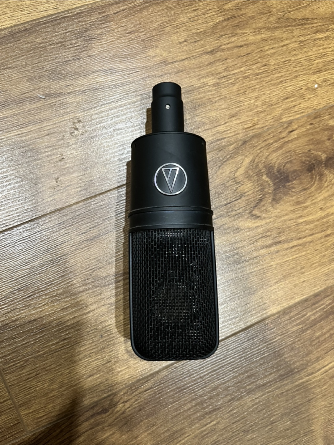 Audio-Technica AT4040 Condenser Microphone with Accessories