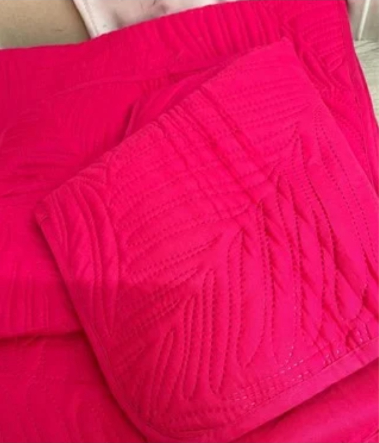 Hot Pink Full/Queen Quilted Bedspread - photo 3