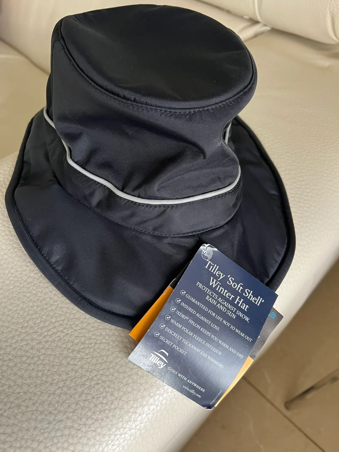 Tilley hat size 7 3/8 image indicator(2)