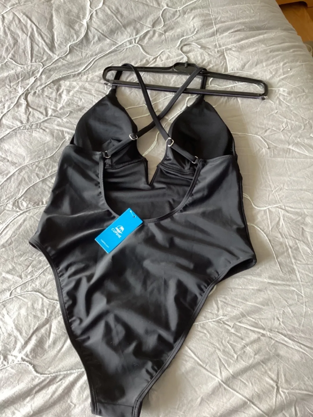 Cupshe Women's Deep V Neck Crisscross One Piece Swimsuit image indicator(2)