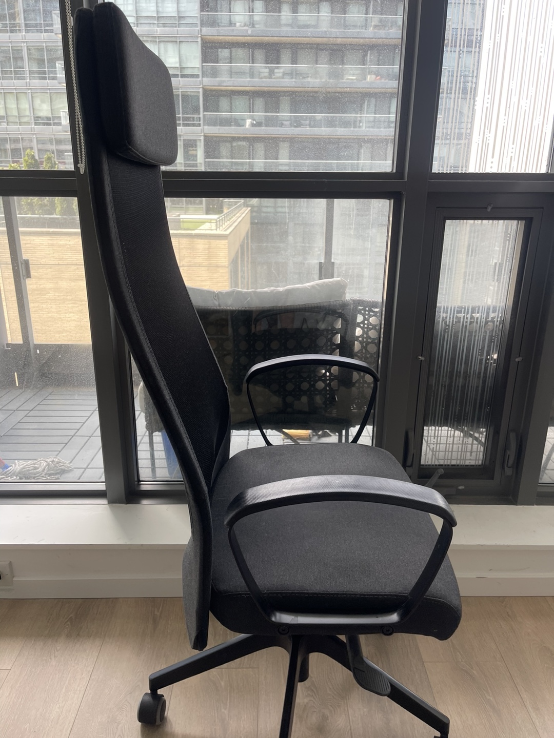 Black Mesh Office Chair - photo 3