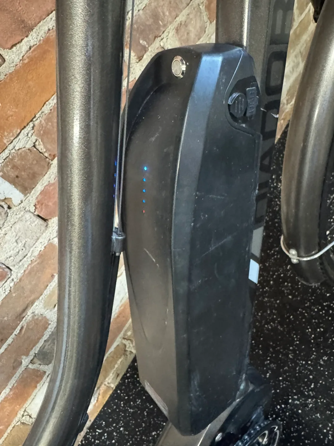 Diadora Cinetico Adult Electricity-Assisted Bike image indicator(8)