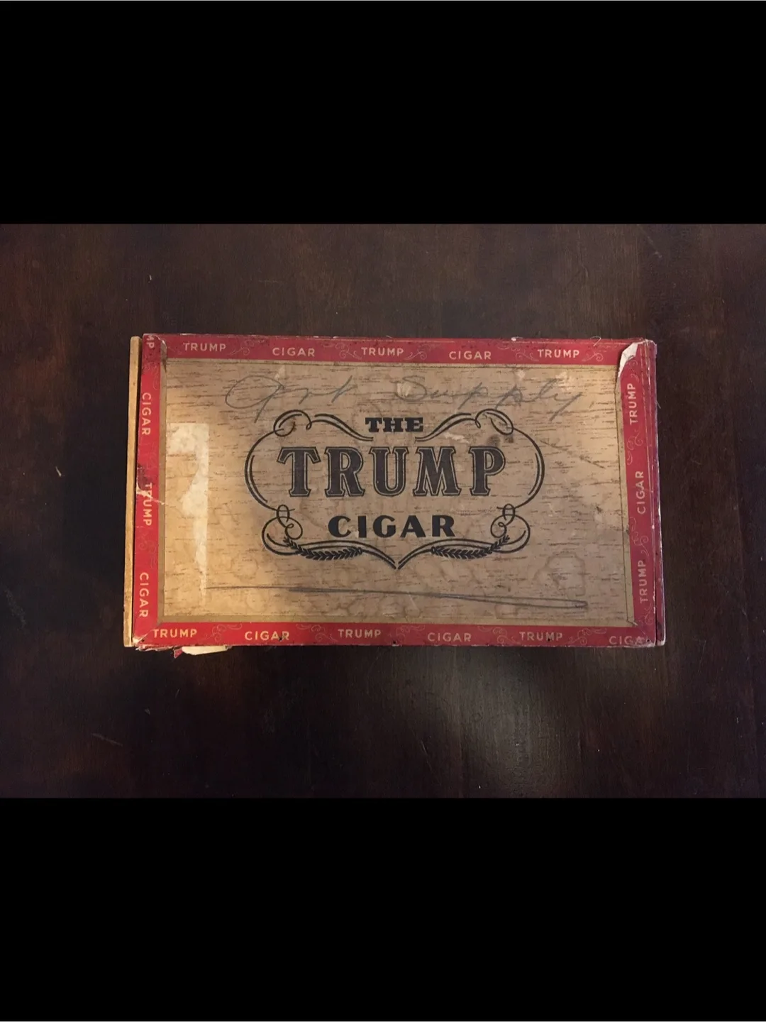 Vintage Cigar Boxes and an Erinmore Mixture Tin image indicator(7)