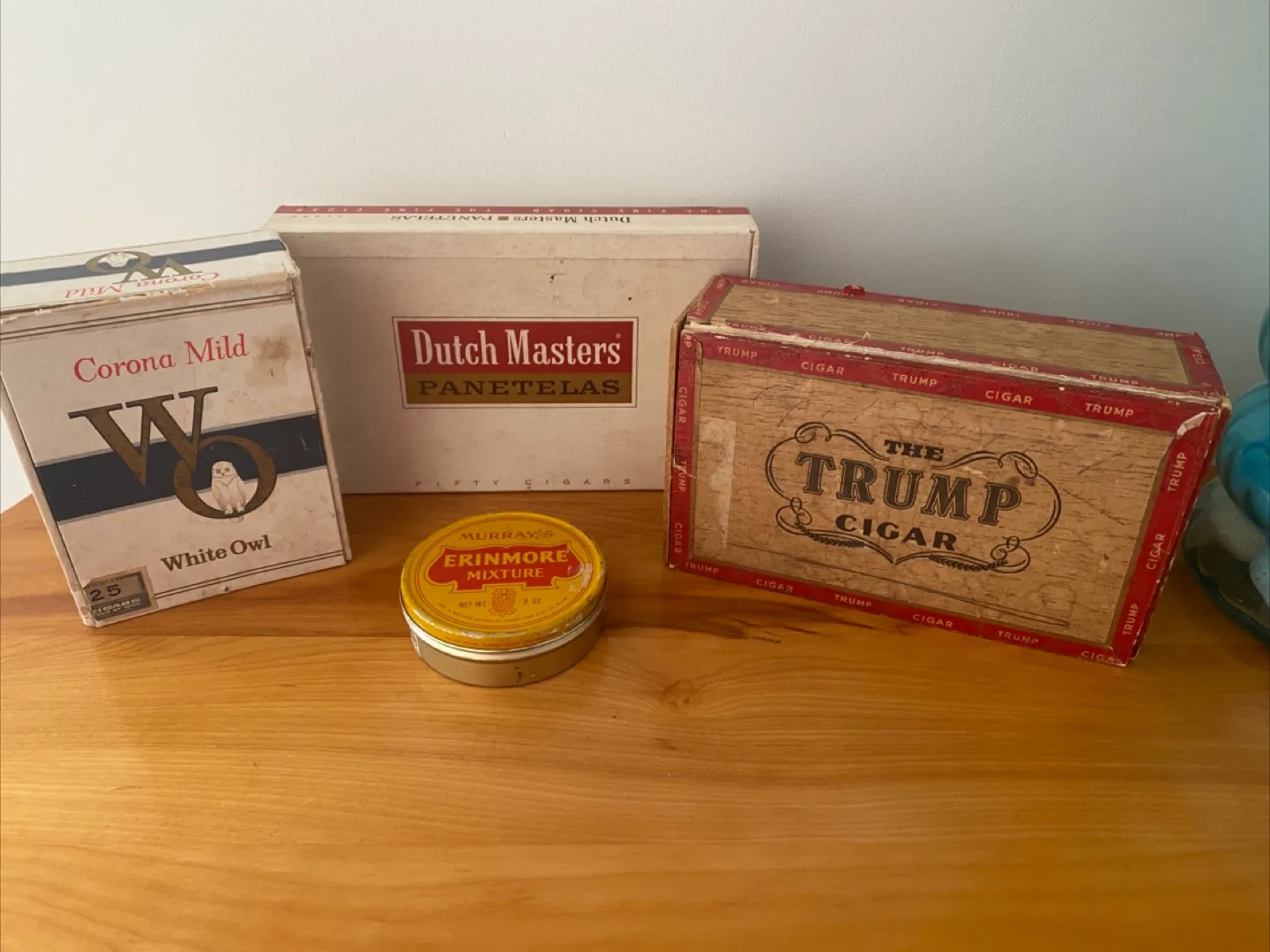 Vintage Cigar Boxes and an Erinmore Mixture Tin image indicator(2)