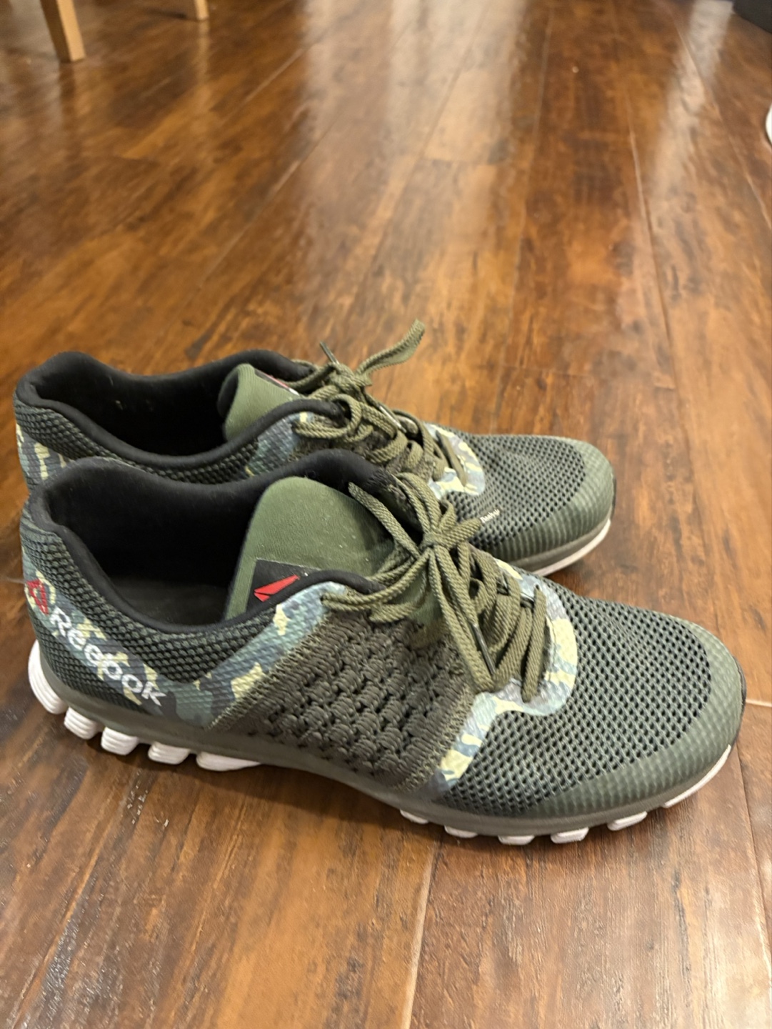 Men's Reebok Running Shoes - Size 10 - Camo