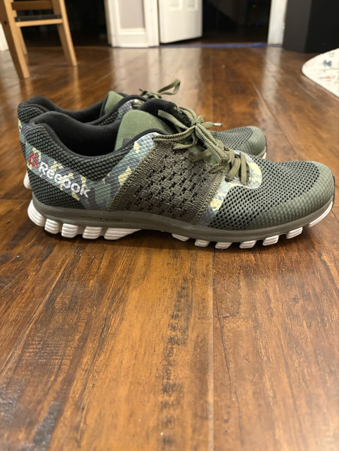 Men's Reebok Running Shoes - Size 10 - Camo - photo 2