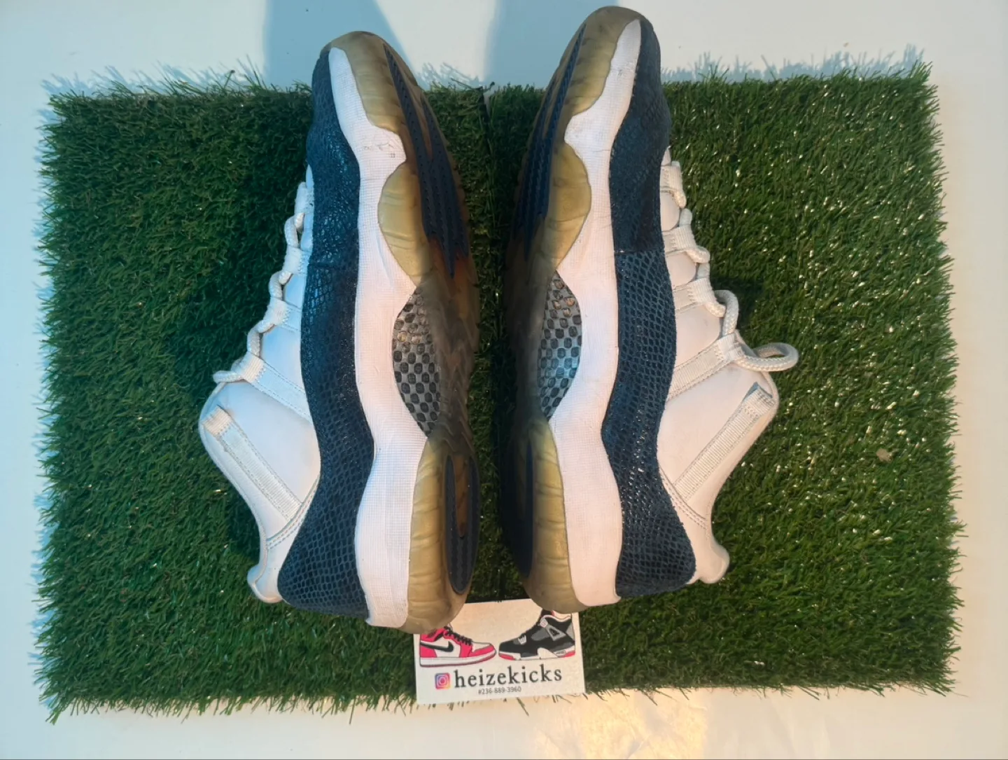 Air Jordan 11 Low Navy Snake size 9.5 image indicator(6)