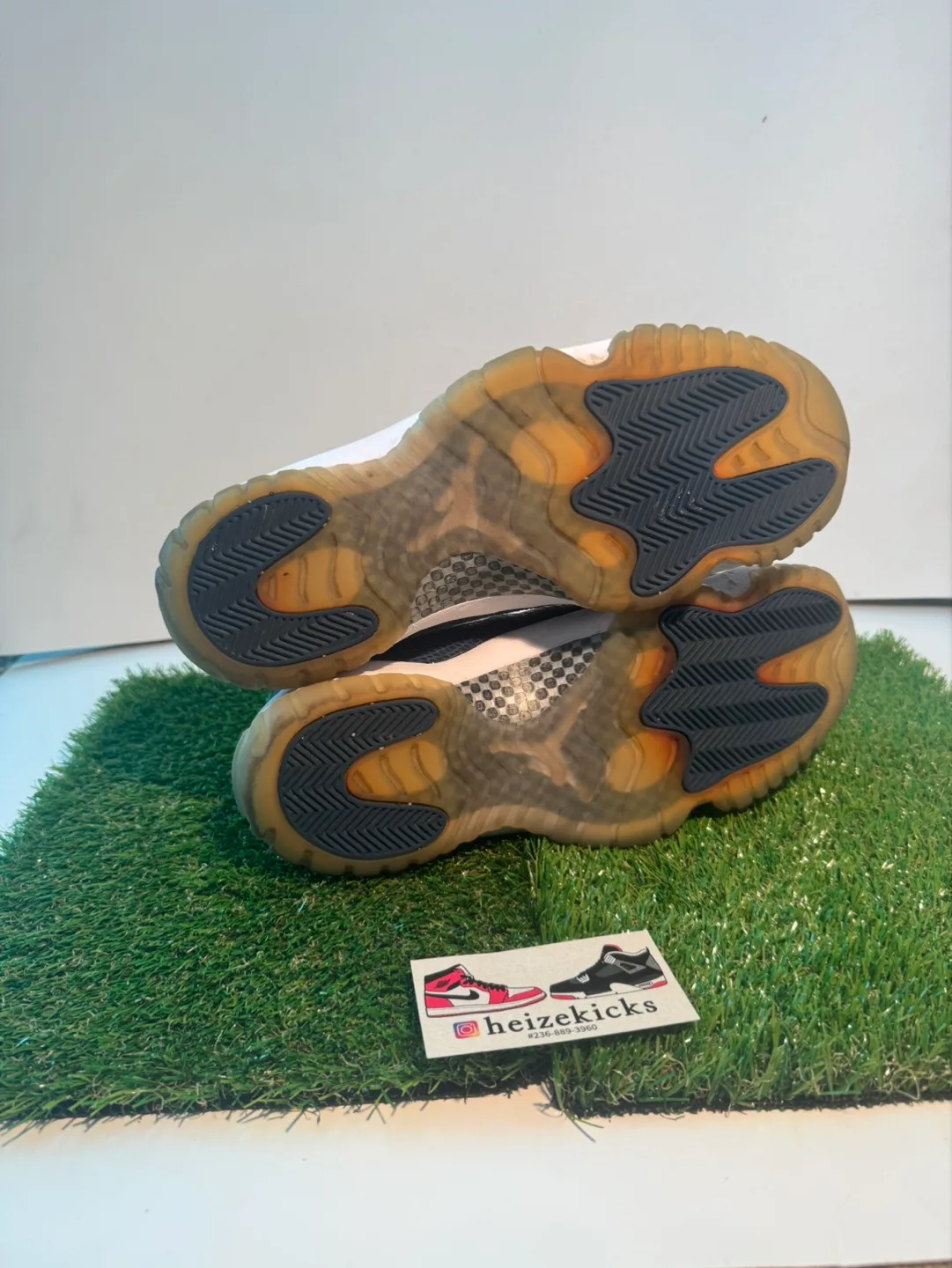 Air Jordan 11 Low Navy Snake size 9.5 image indicator(4)