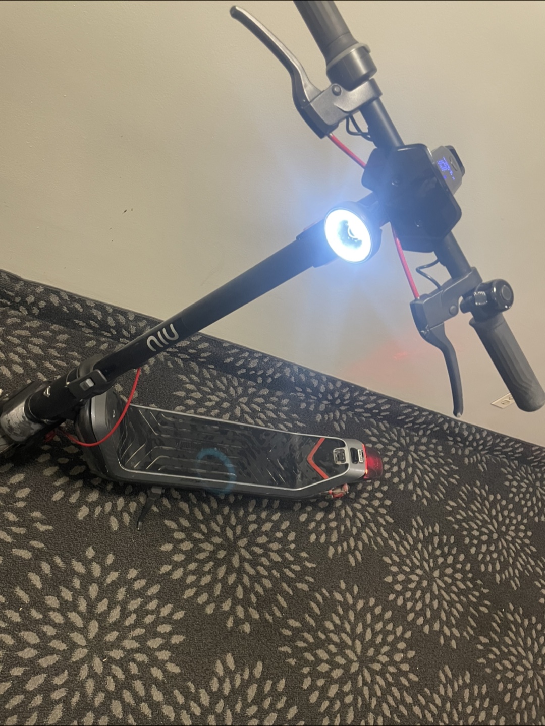 NIU KQi3 Electric Scooter - photo 2