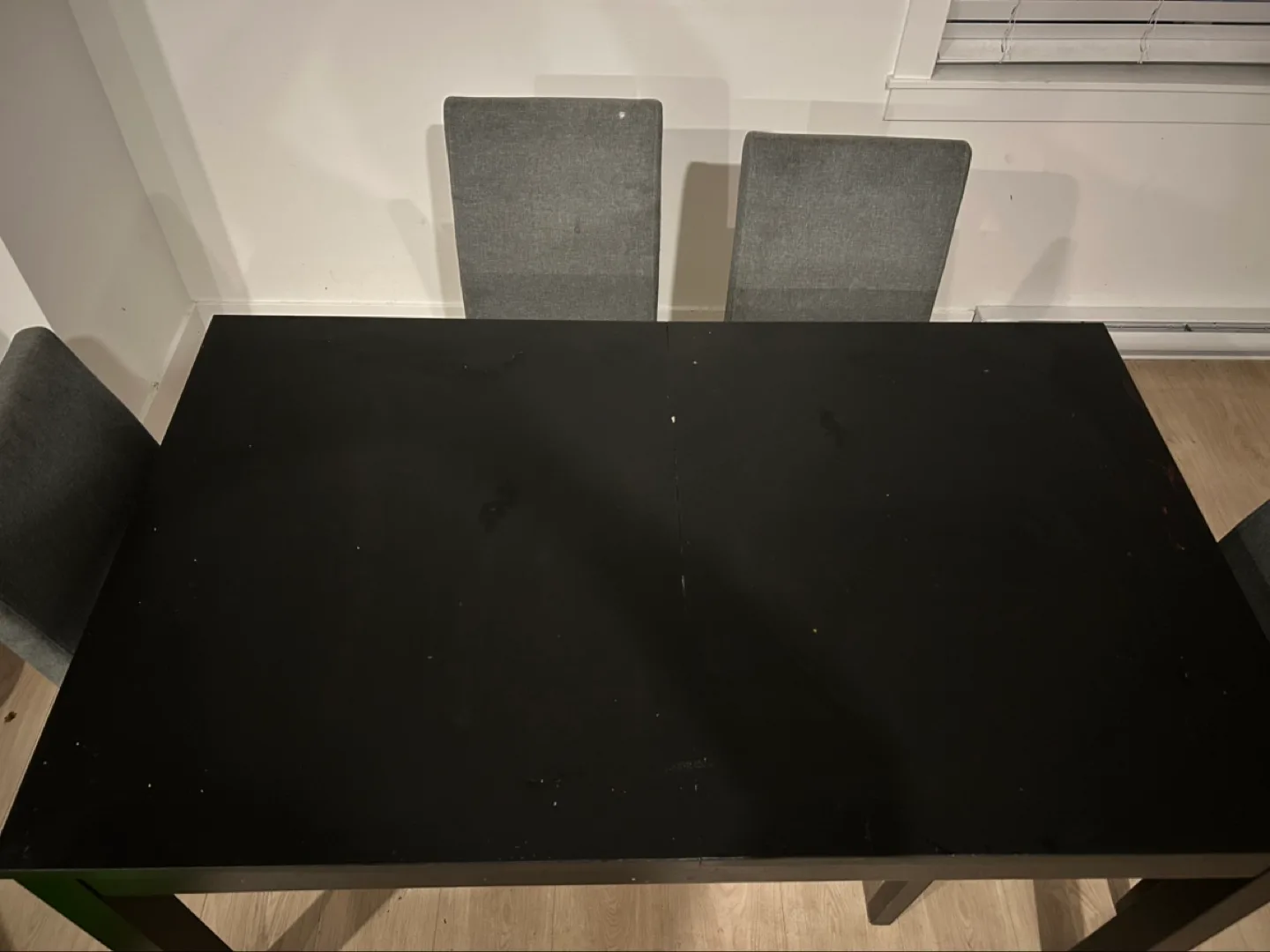 Dining table with four chairs image indicator(2)