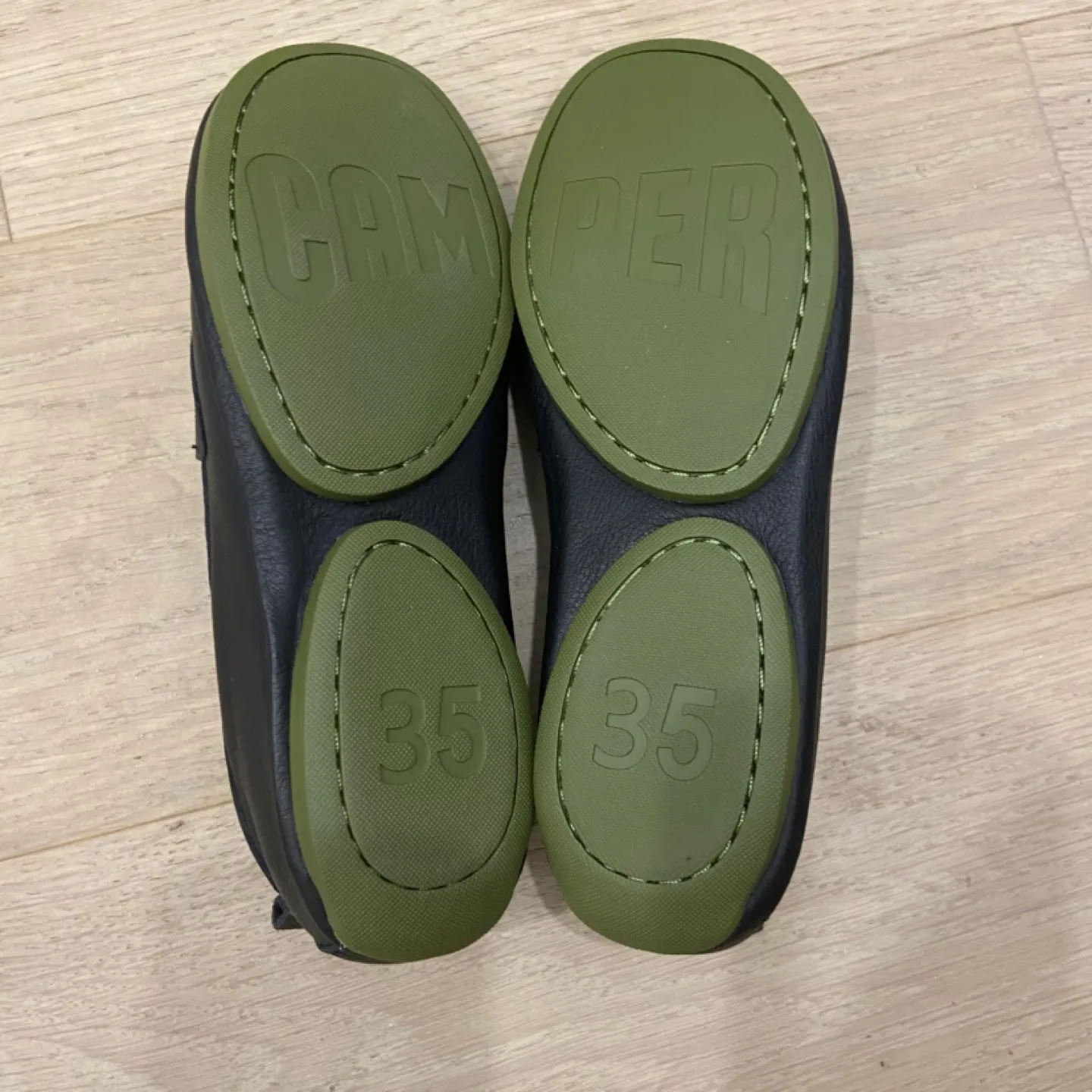 New size 35/5 Camper “Right” shoes image indicator(2)