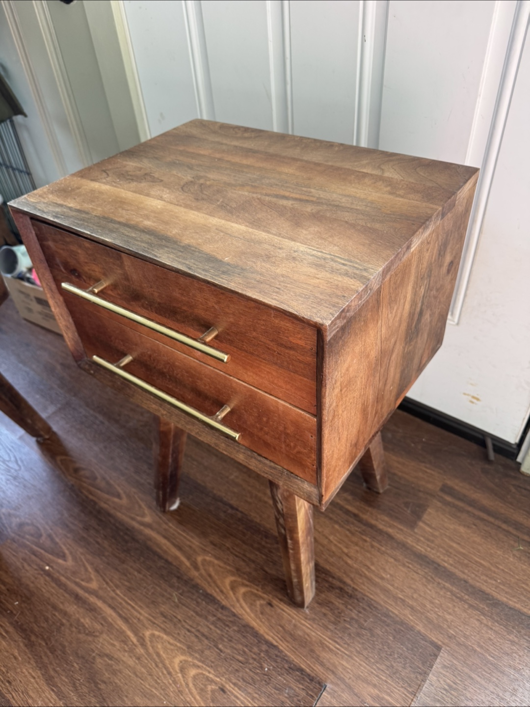 Pair of Mid-Century Modern Nightstands - photo 2