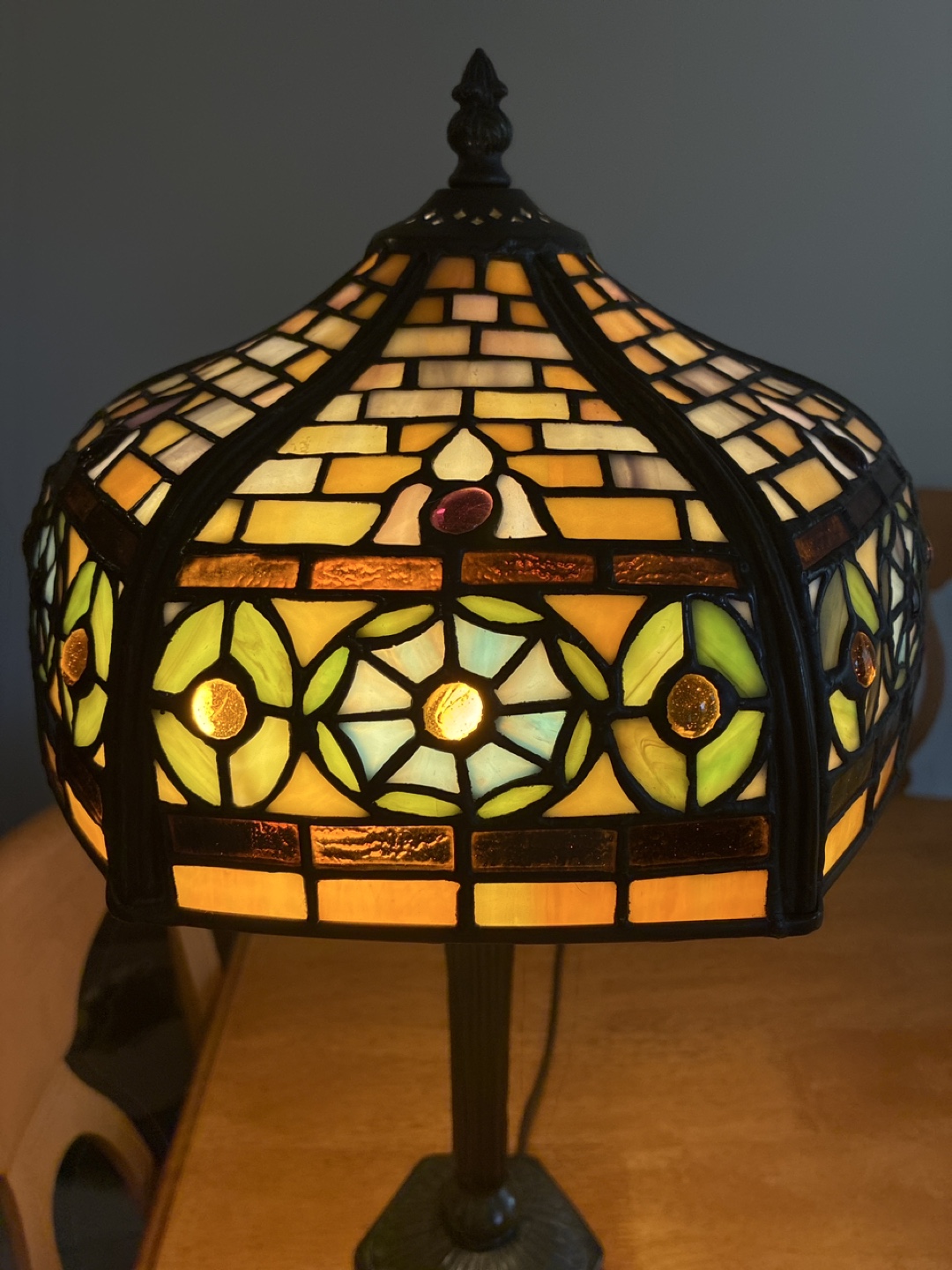 Tiffany Style Stained Glass Table Lamp - photo 2