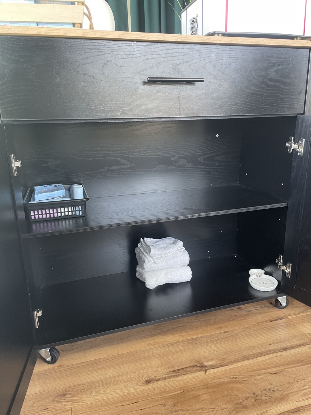 Rolling Wooden Cupboard - photo 4
