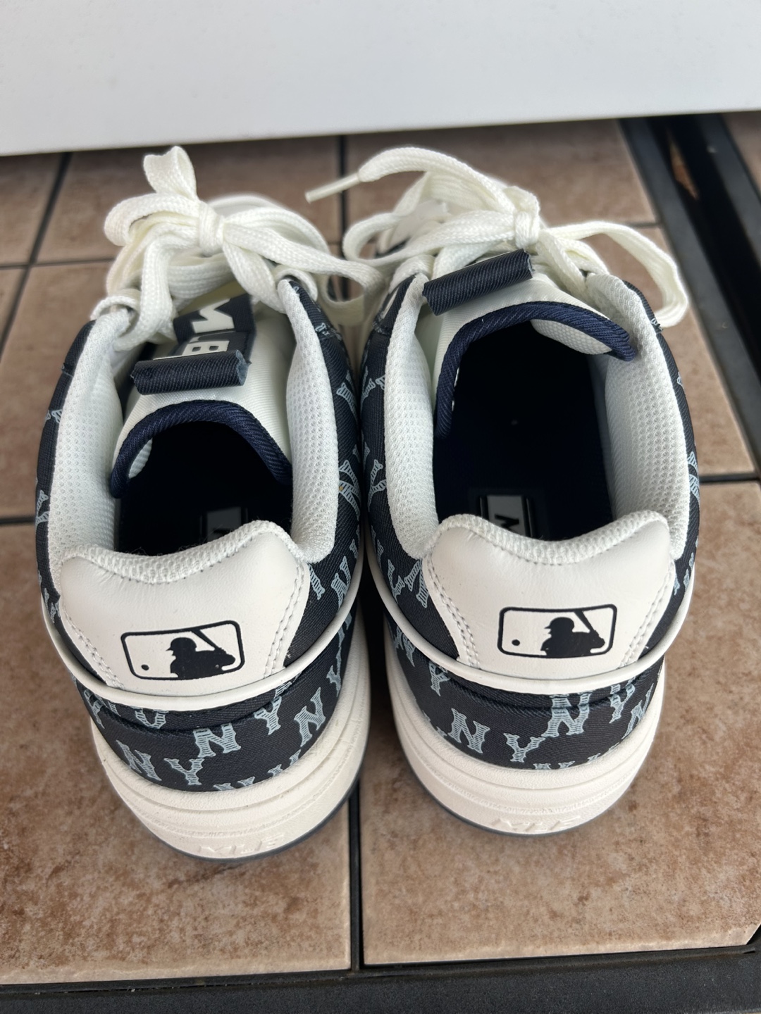 MLB New York Yankees Sneakers - photo 5