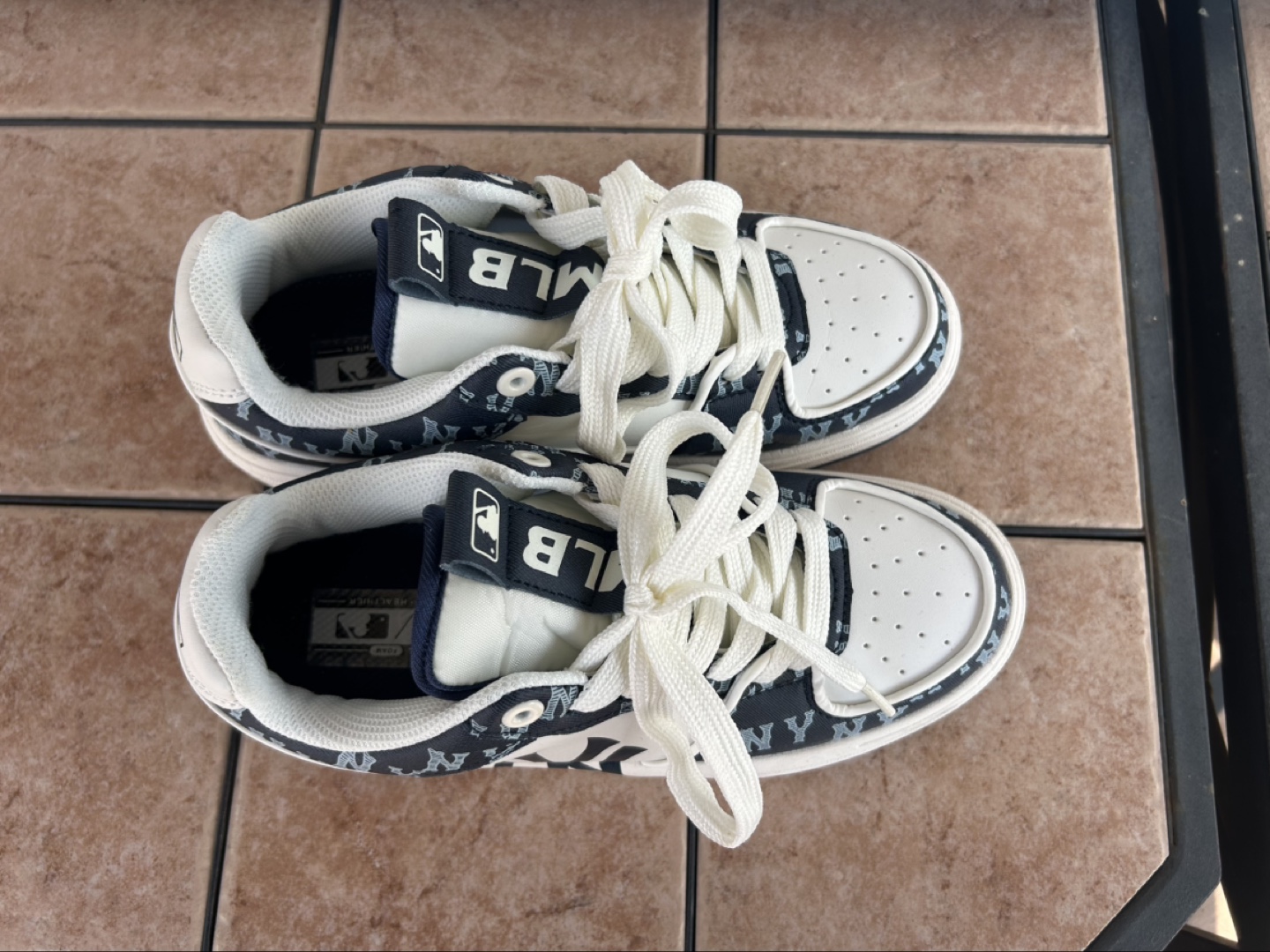 MLB New York Yankees Sneakers - photo 4