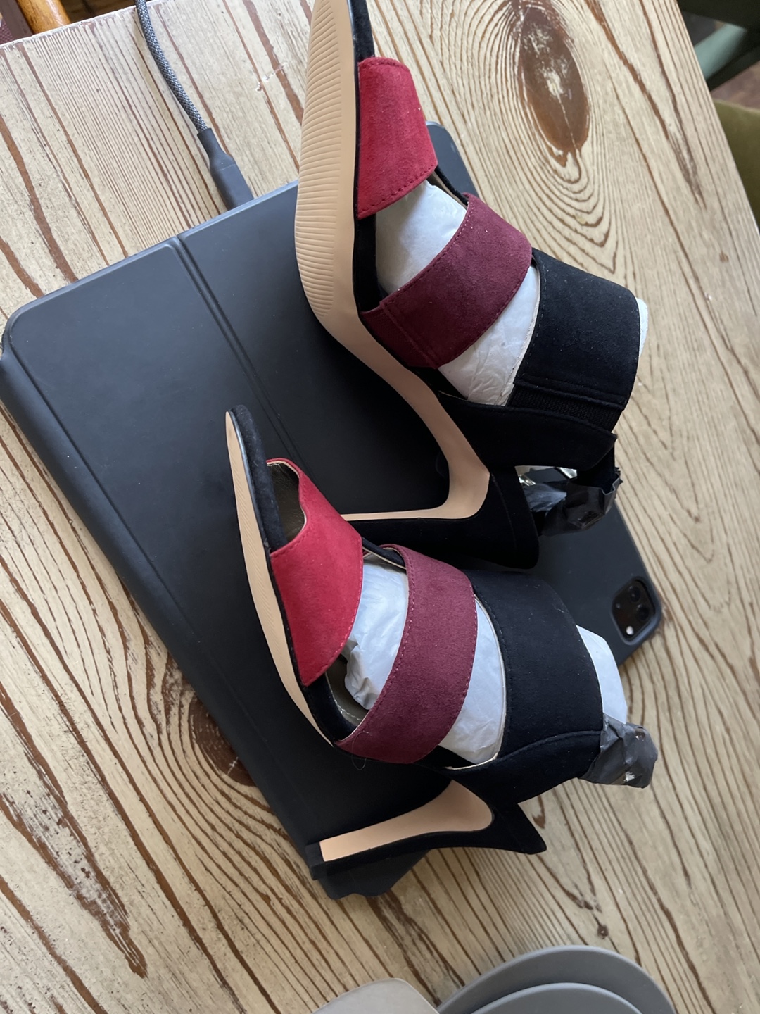 Women's Black and Red Suede Heels Size 6.5 - photo 3