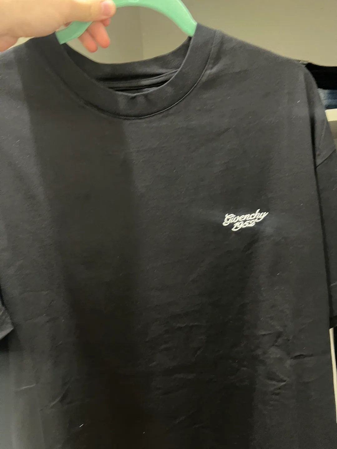 Givenchy 1952 embroidered logo black t-shirt image indicator(3)