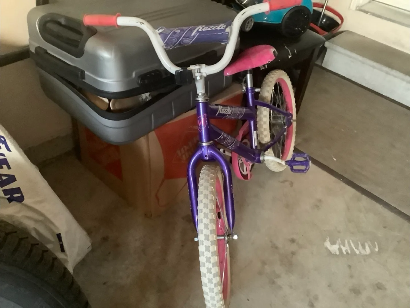 Girls' Purple Razor 16-inch Bike image indicator(2)