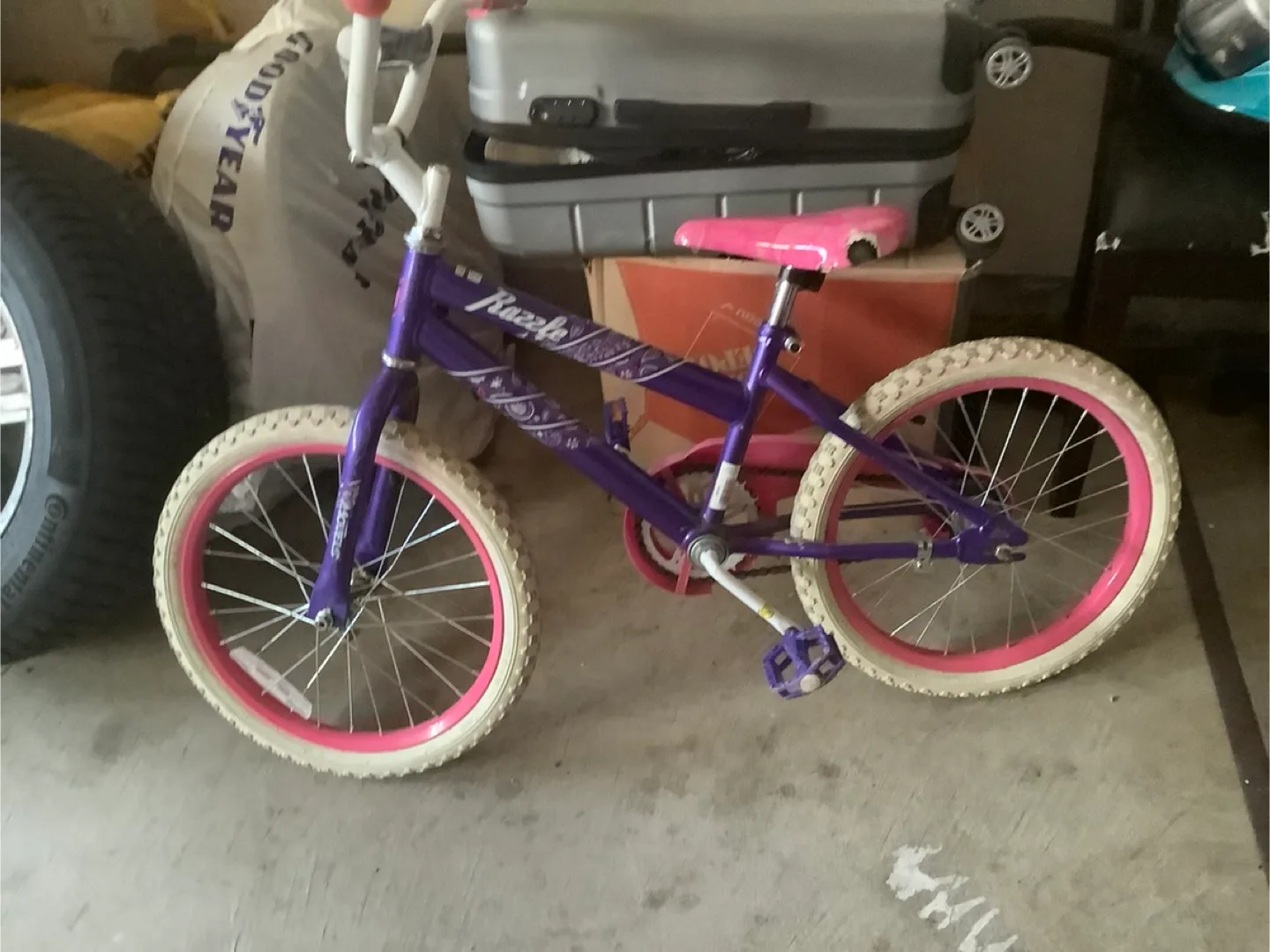 Girls' Purple Razor 16-inch Bike image indicator(3)