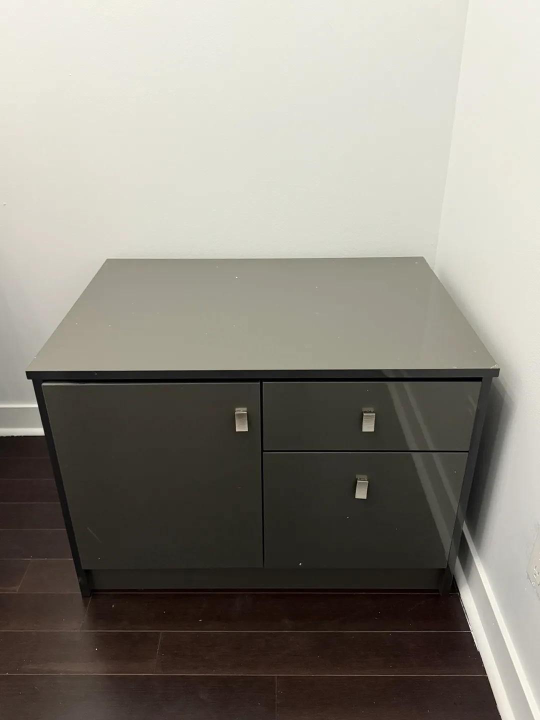 Storage shelf / Cabinet with Drawers thumbnail