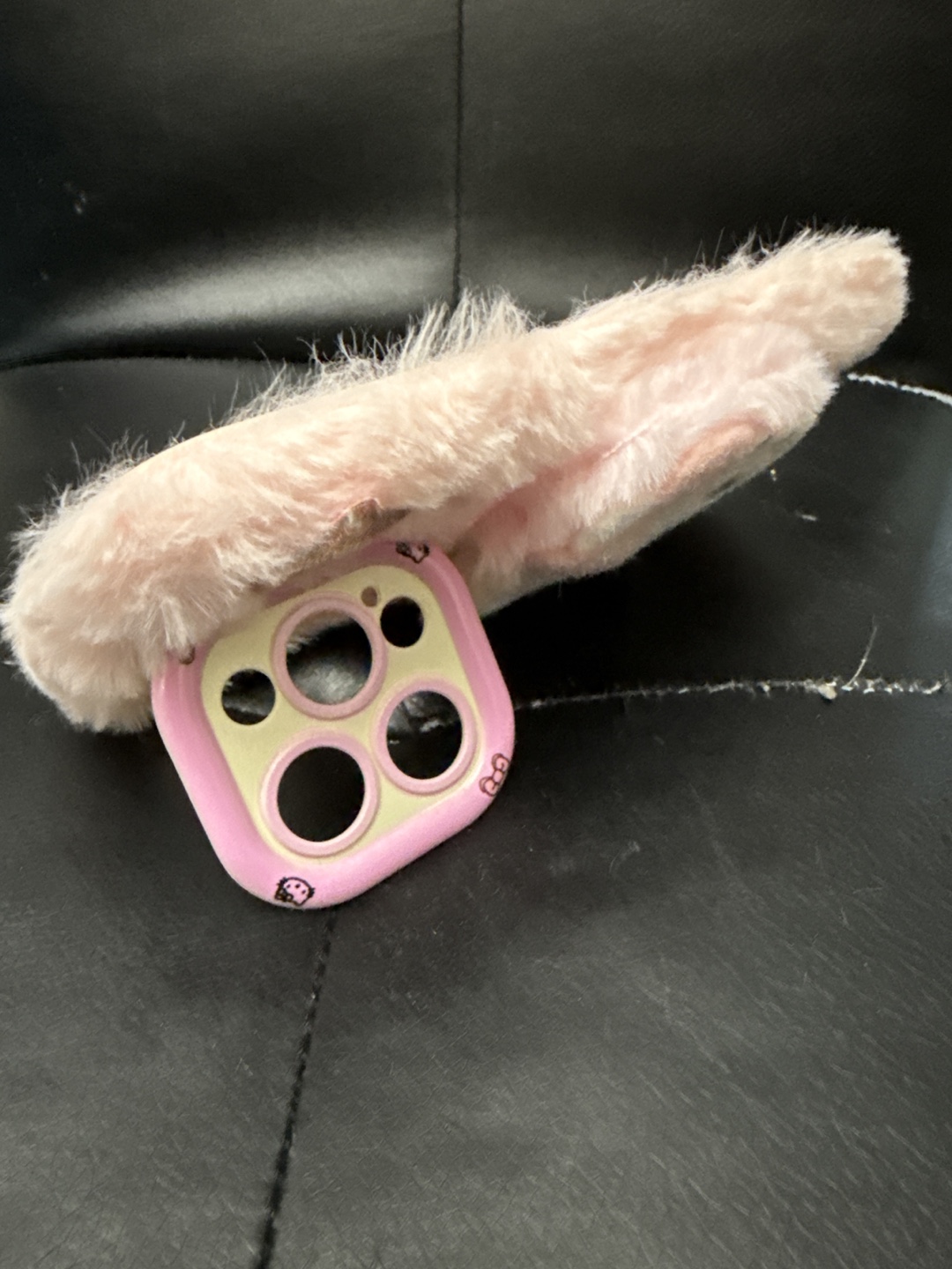 Hello Kitty iPhone 15 Pro Fluffy Case - photo 3