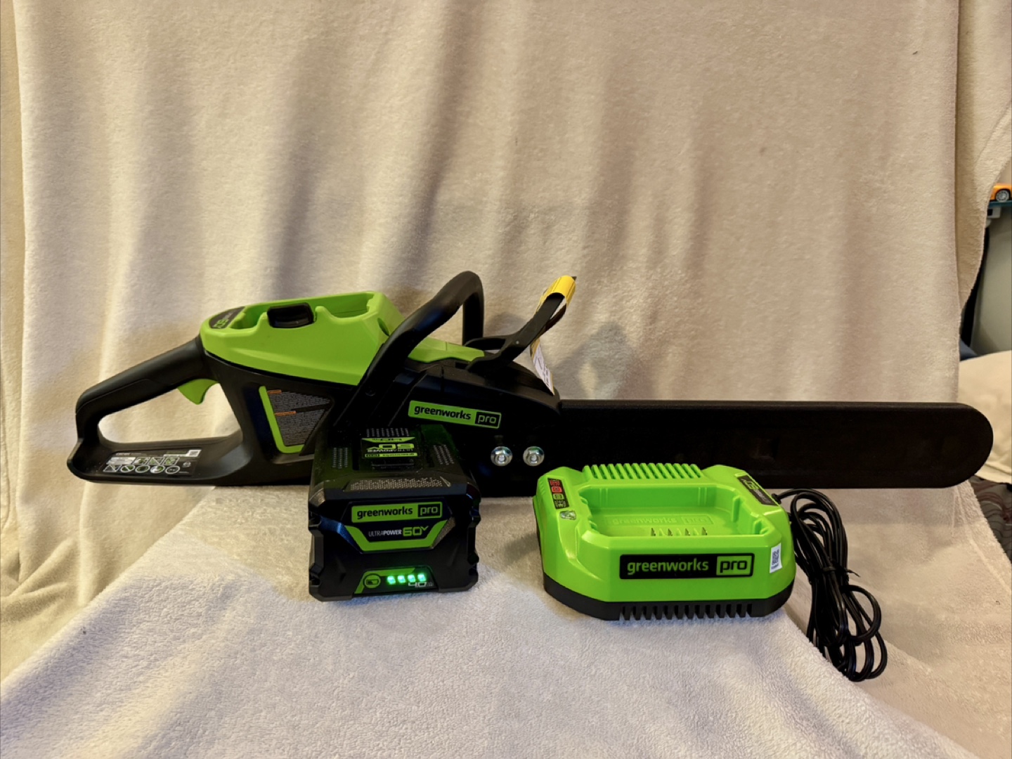 GREENWORKS 60v Chainsaw - photo 3