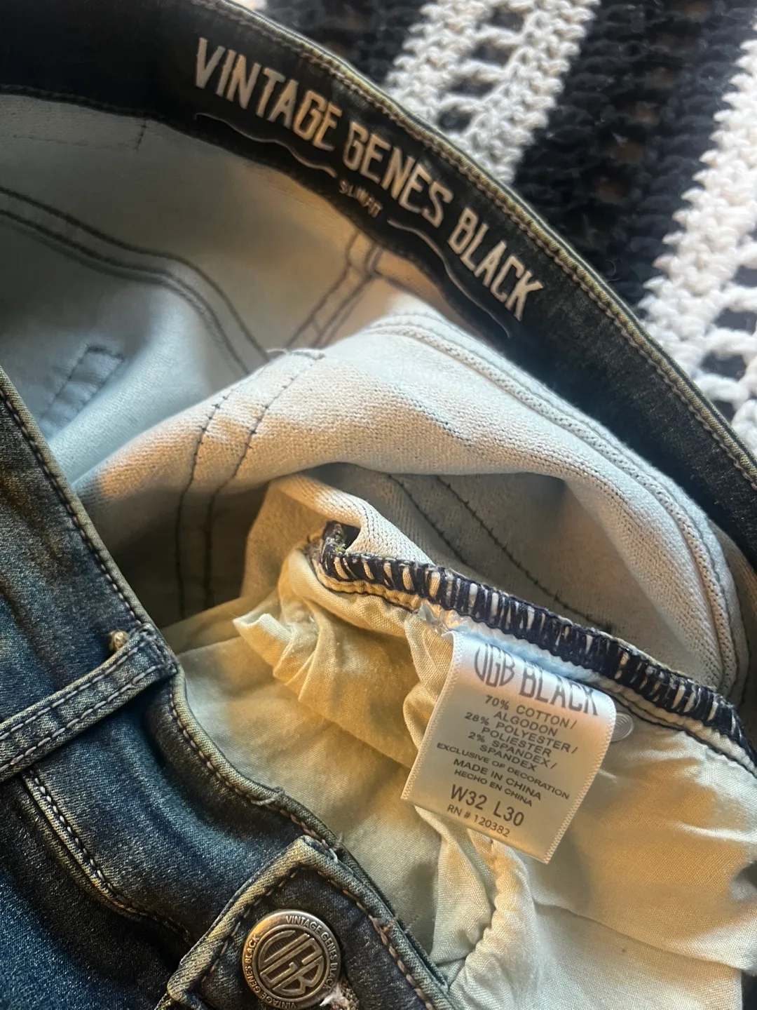 Men’s Vintage Genes Black Slim Fit Jeans image indicator(3)