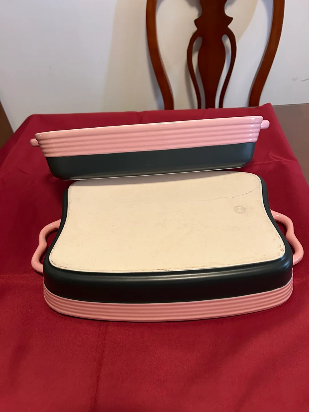 Two-Piece Large Porcelain Serving Dish Set - Pink and Grey image indicator(2)