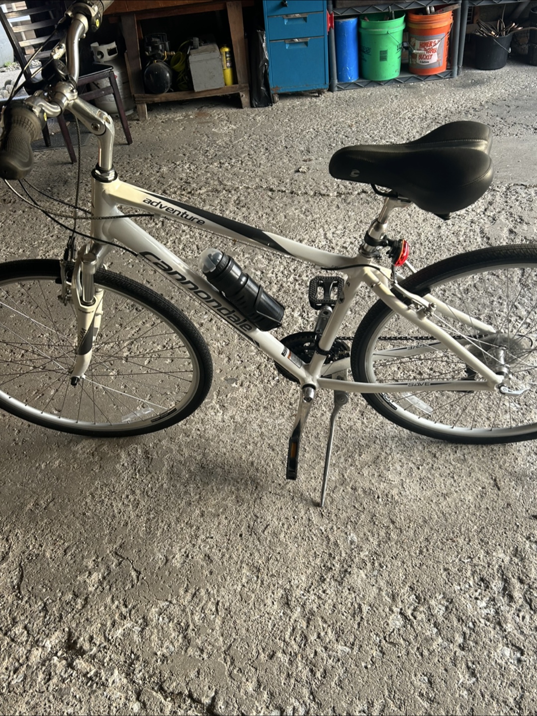 Cannondale Adventure Hybrid Bike - Large