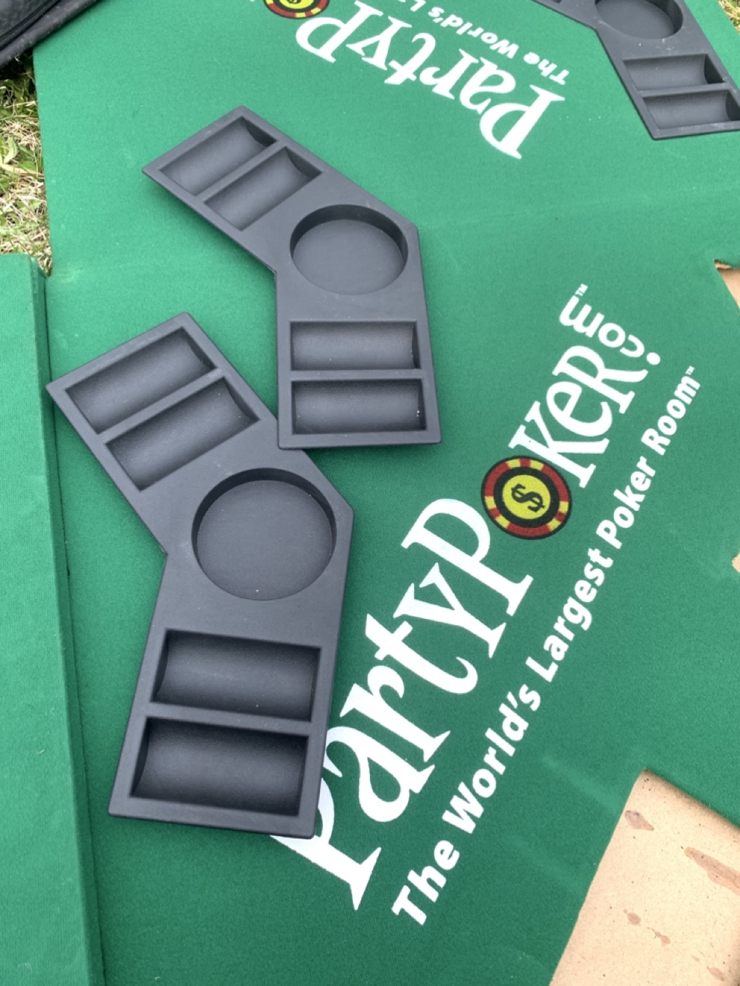 PARTY POKER TEXAS HOLD EM FOLDING GREEN TABLE TOP - photo 4