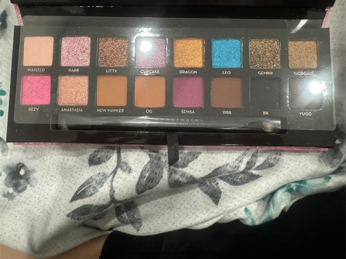 Anastasia Beverly Hills Amrezy Eyeshadow Palette image indicator(2)