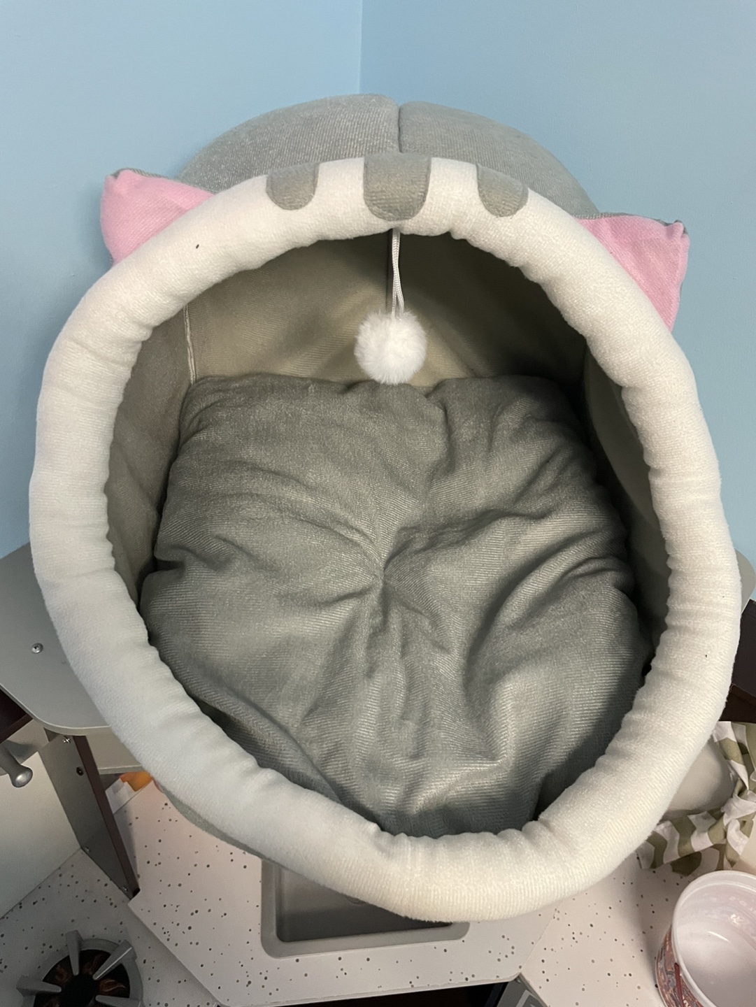 Adorable Cat Shaped Pet Bed