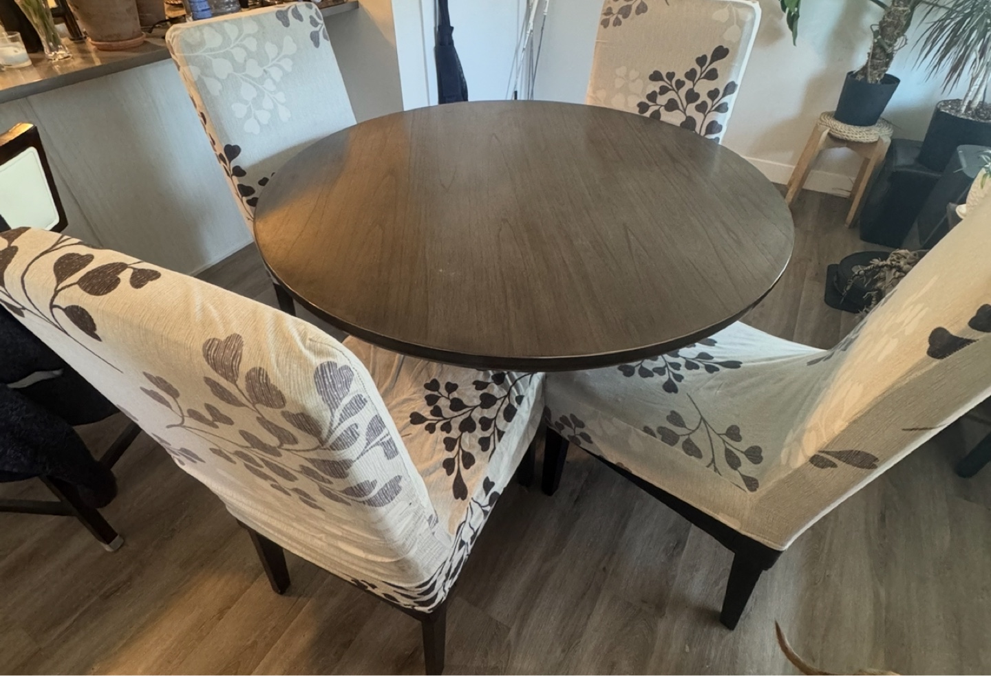 Round Dining Table with Four Chairs - photo 3