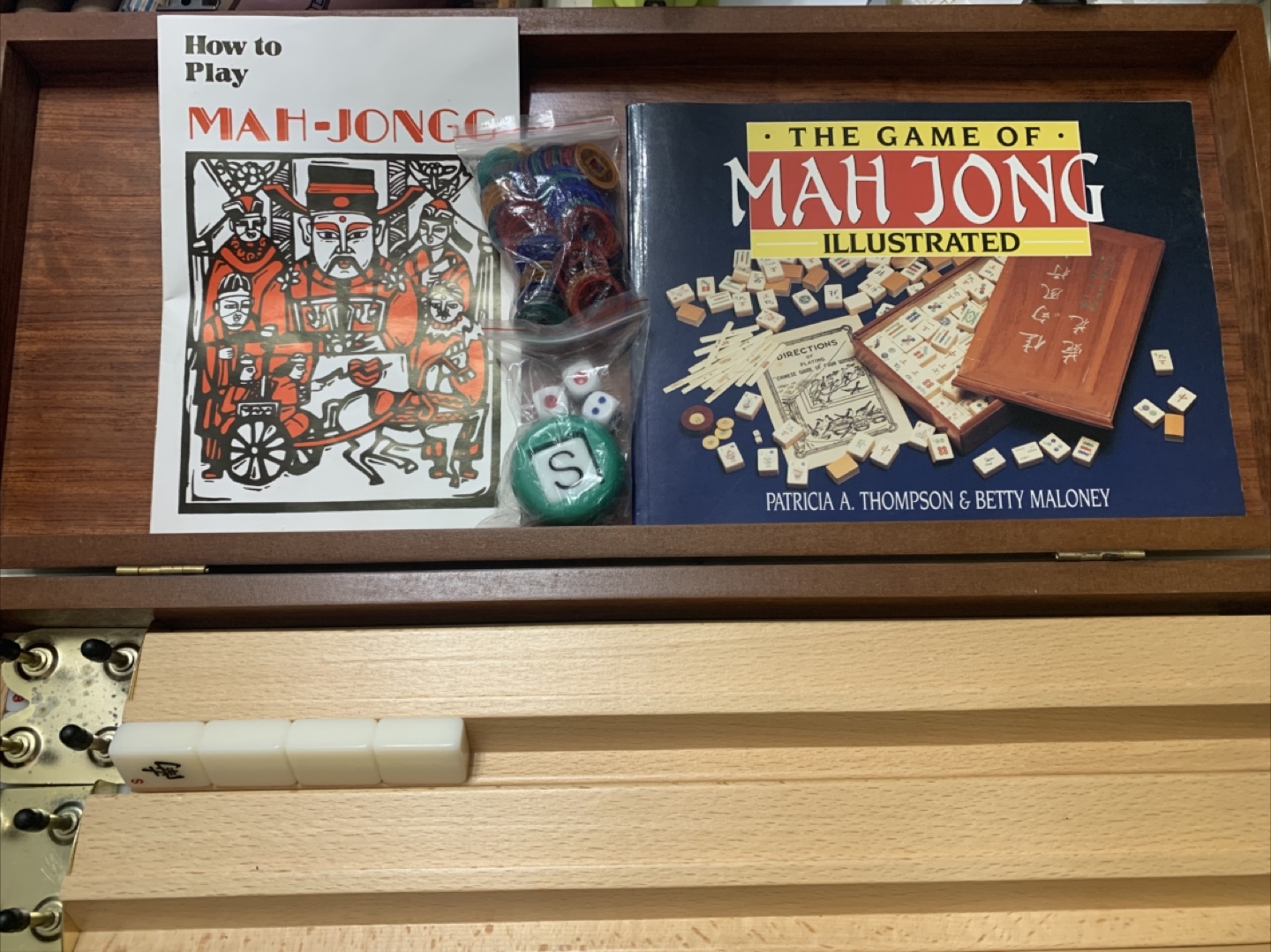 Vintage Mahjong Set with Wooden Carrying Case - photo 5