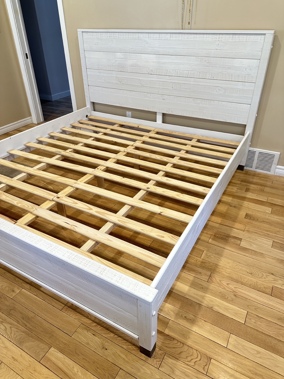 Beautiful White King Size Wood Bedframe (CAN DELIVER) - photo 4