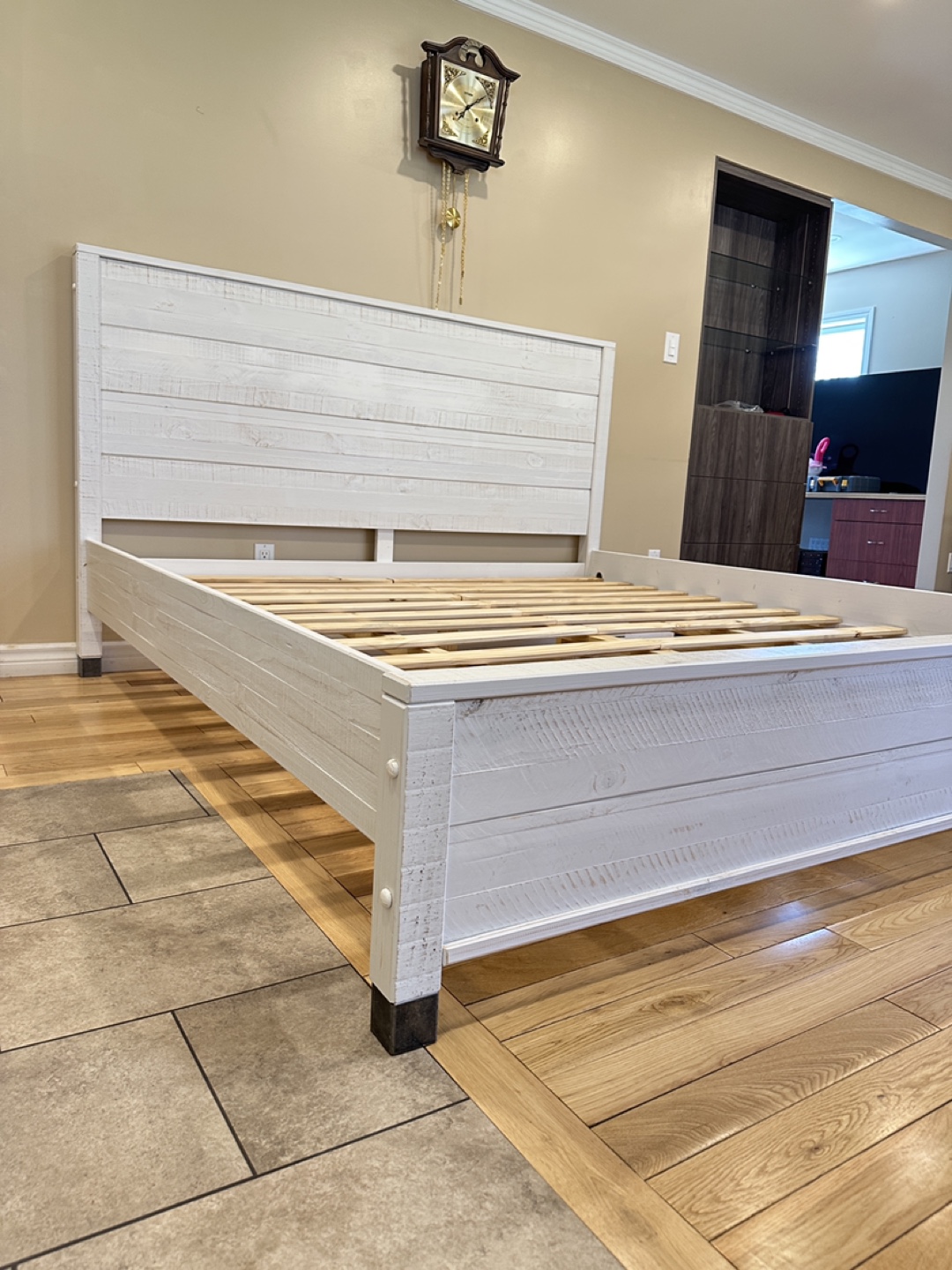 Beautiful White King Size Wood Bedframe (CAN DELIVER) - photo 5