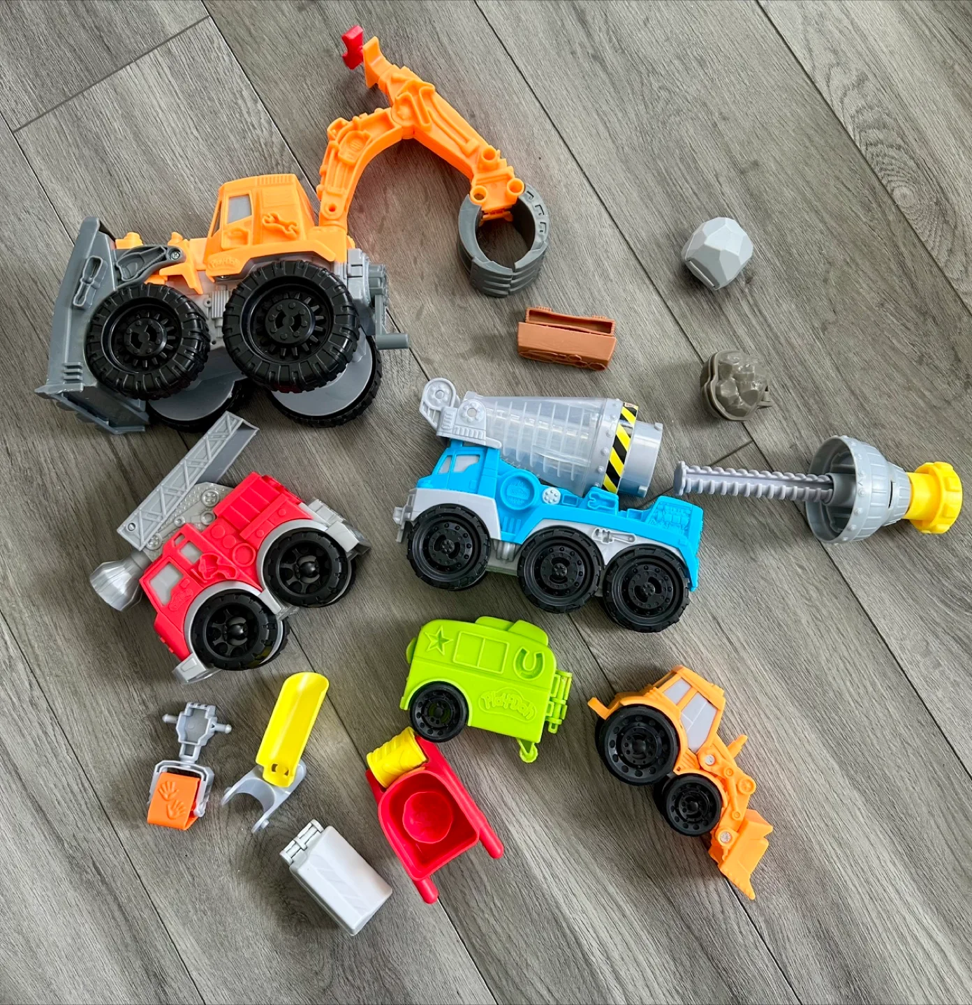Play-Doh Construction Vehicles Set thumbnail