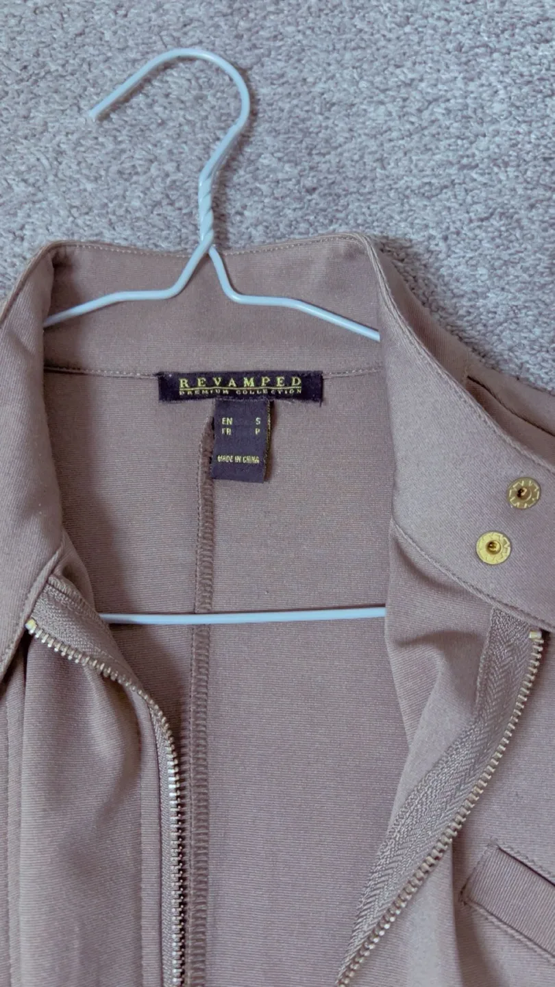 Women's Beige Zip-Up Belted Jacket image indicator(6)