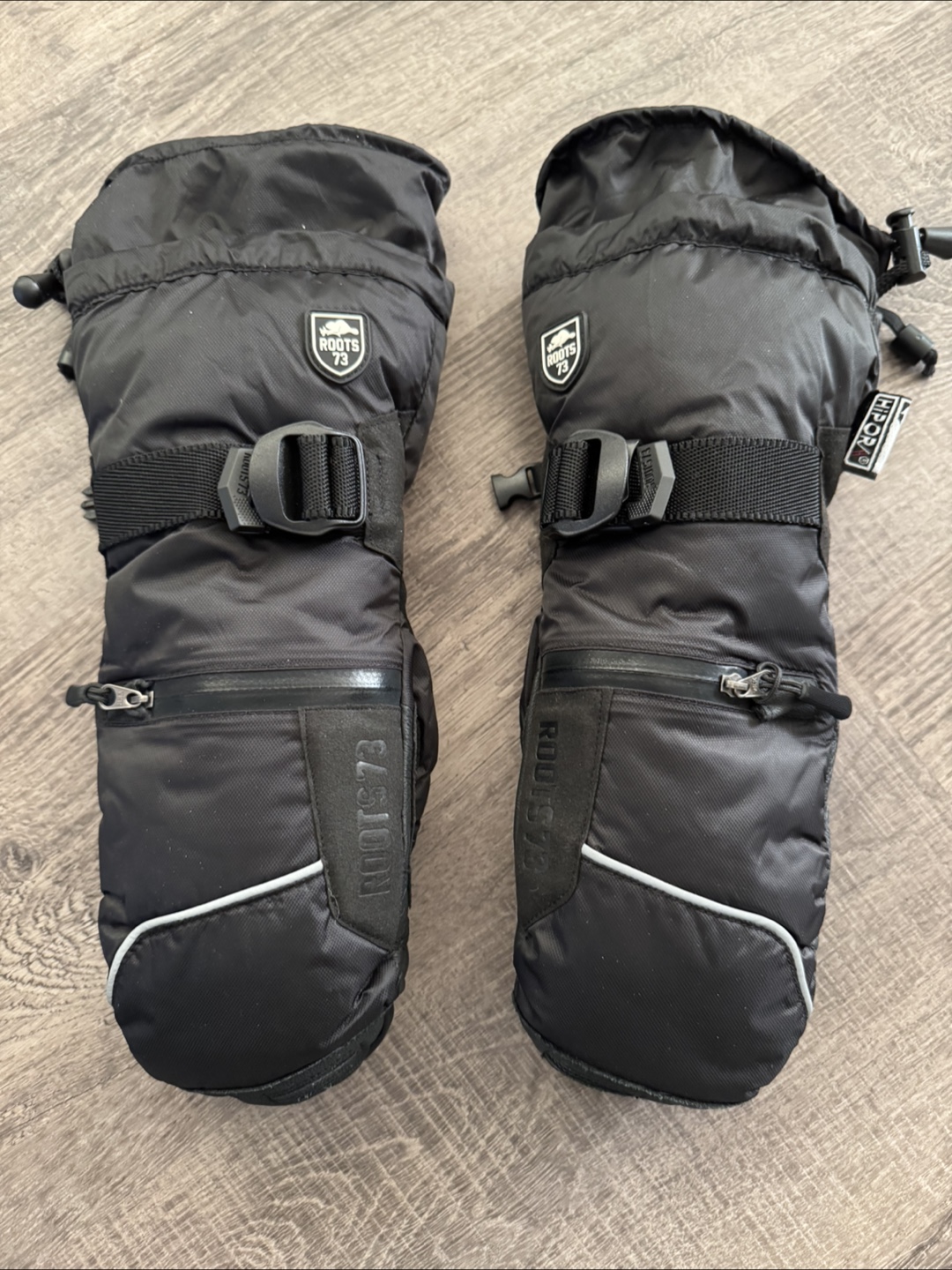 Roots 73 Women's XS Black Mittens