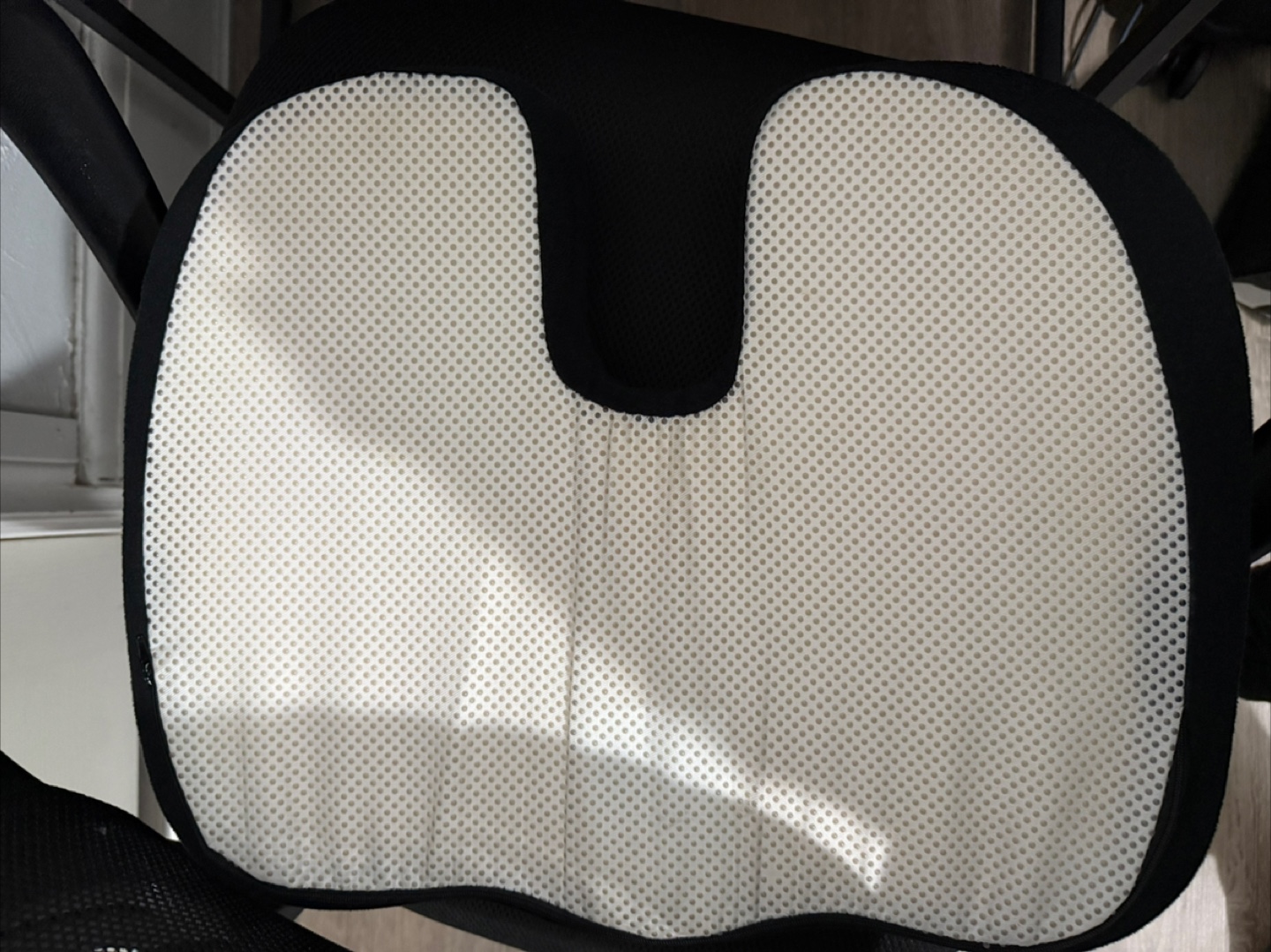 Comfort Coccyx Seat Cushion - photo 2