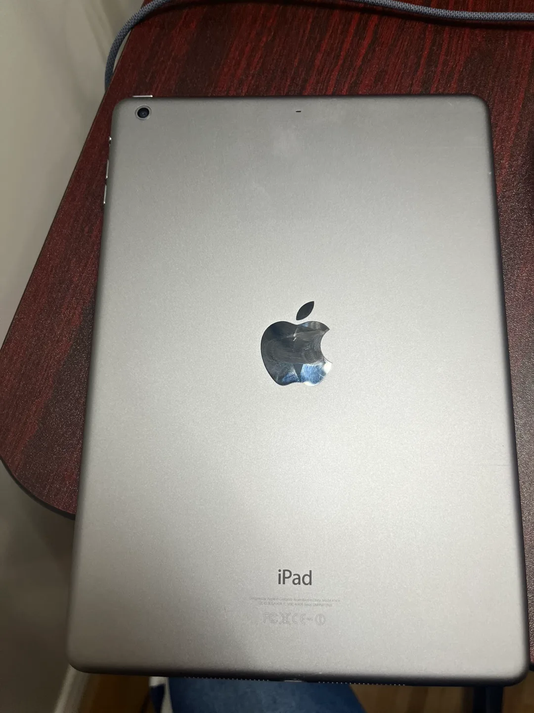 iPad air with Protective Case image indicator(2)