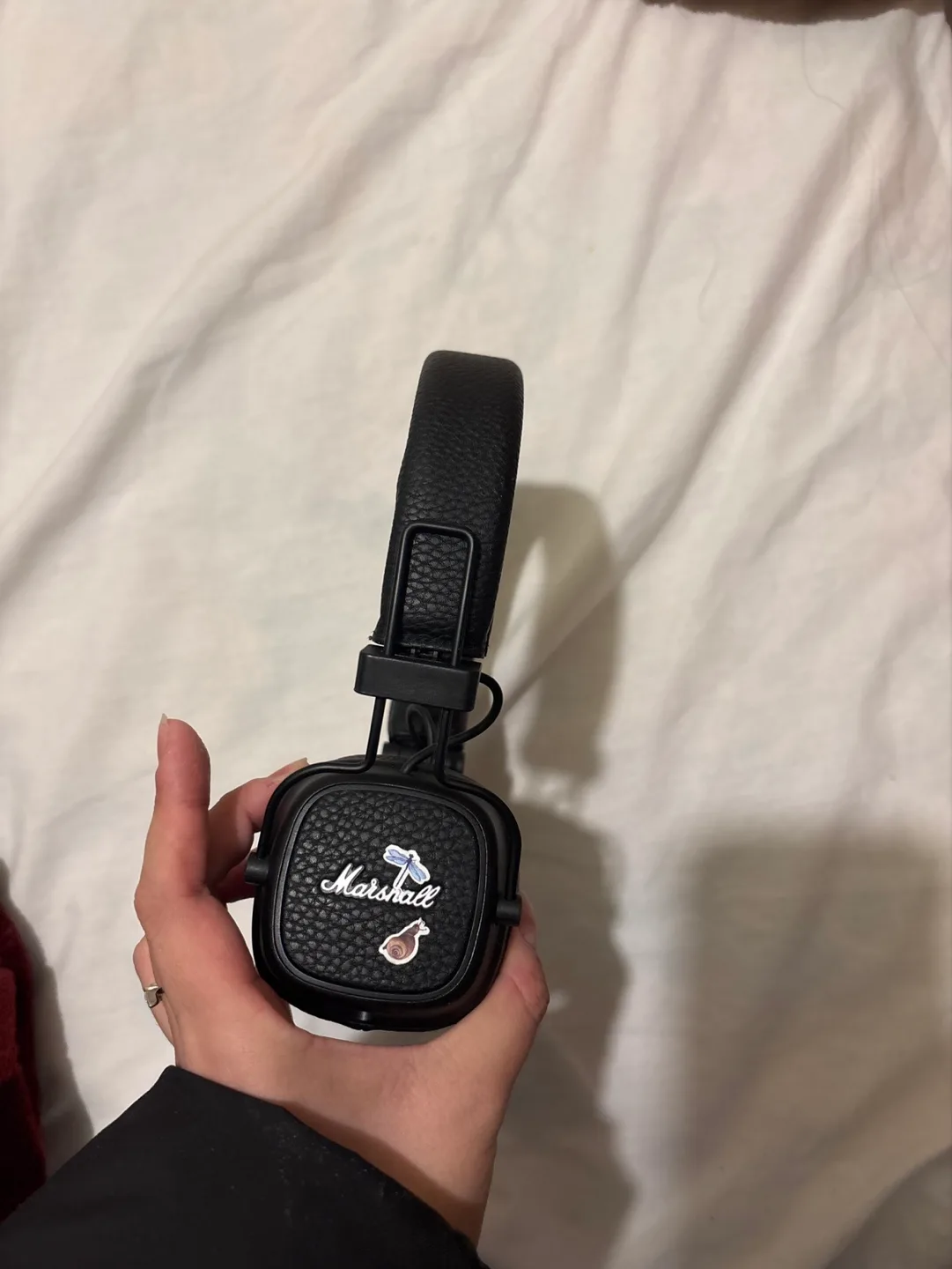 Marshall Minor III Bluetooth Headphones image indicator(3)