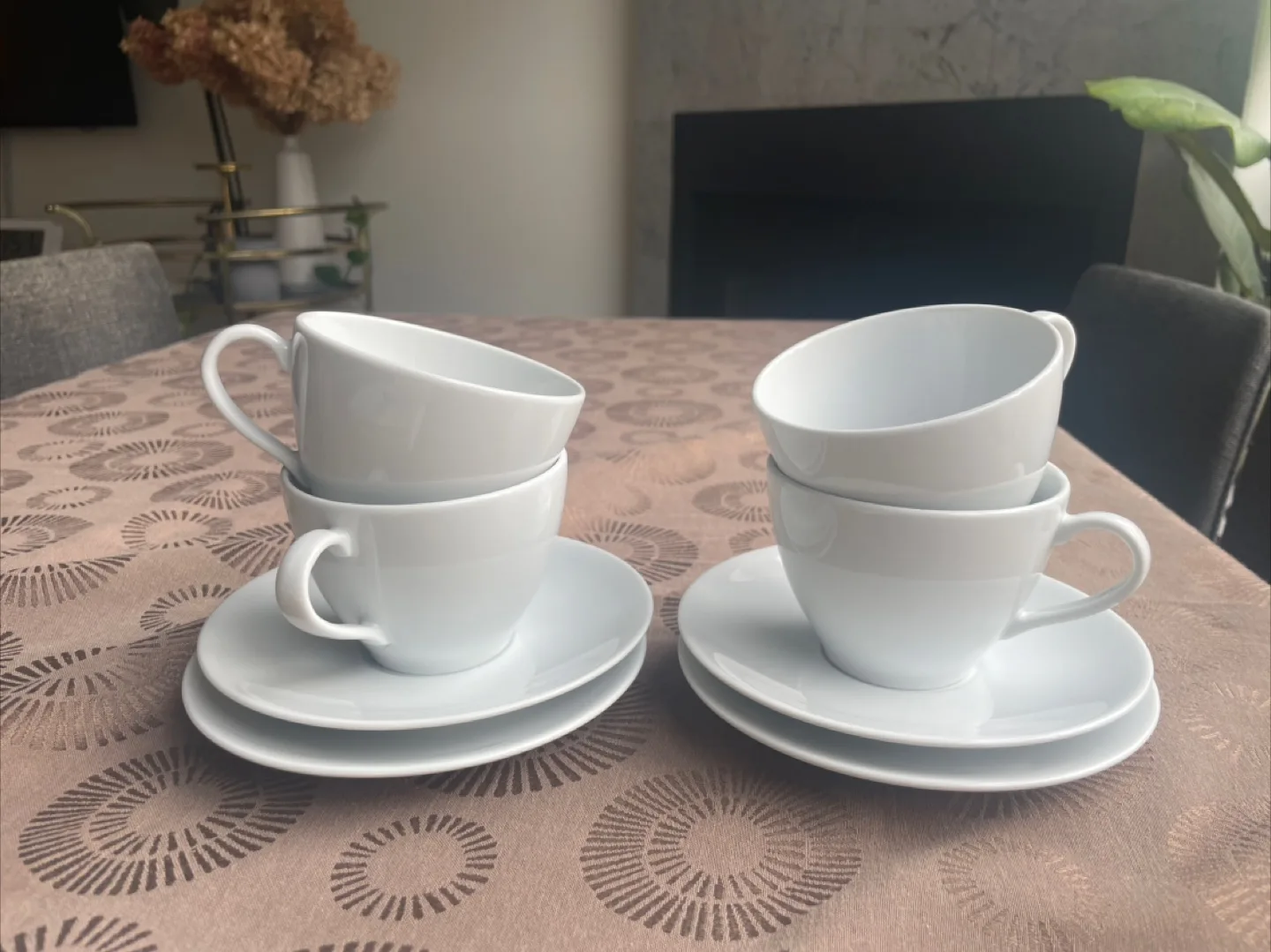 Set of Four Teacups and Saucers thumbnail