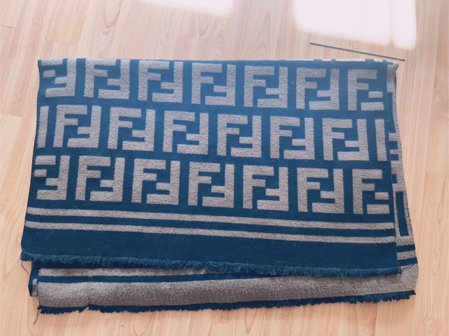 Knitted Scarf image indicator(3)