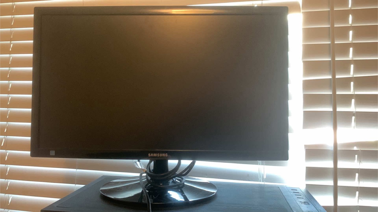 Samsung 24-inch LED Monitor - photo 3