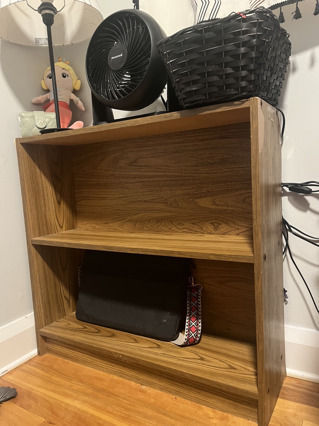 Buy and sell used "book shelf" in Iris | Karrot