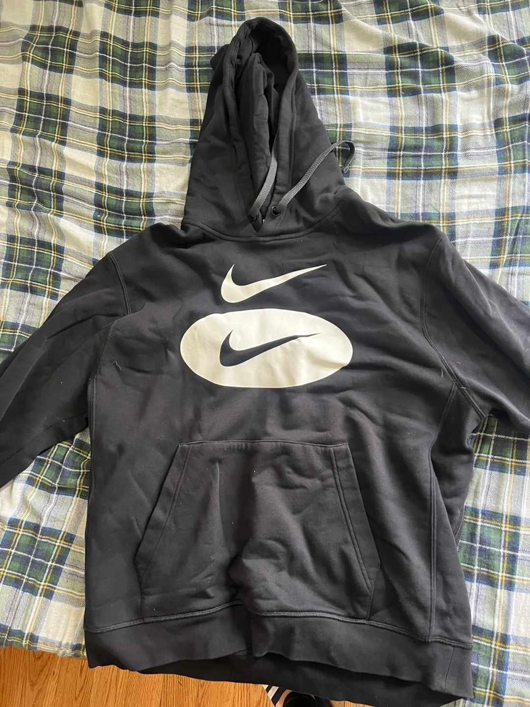 Nike Men's Large Black Hoodie Sweatshirt image indicator(2)