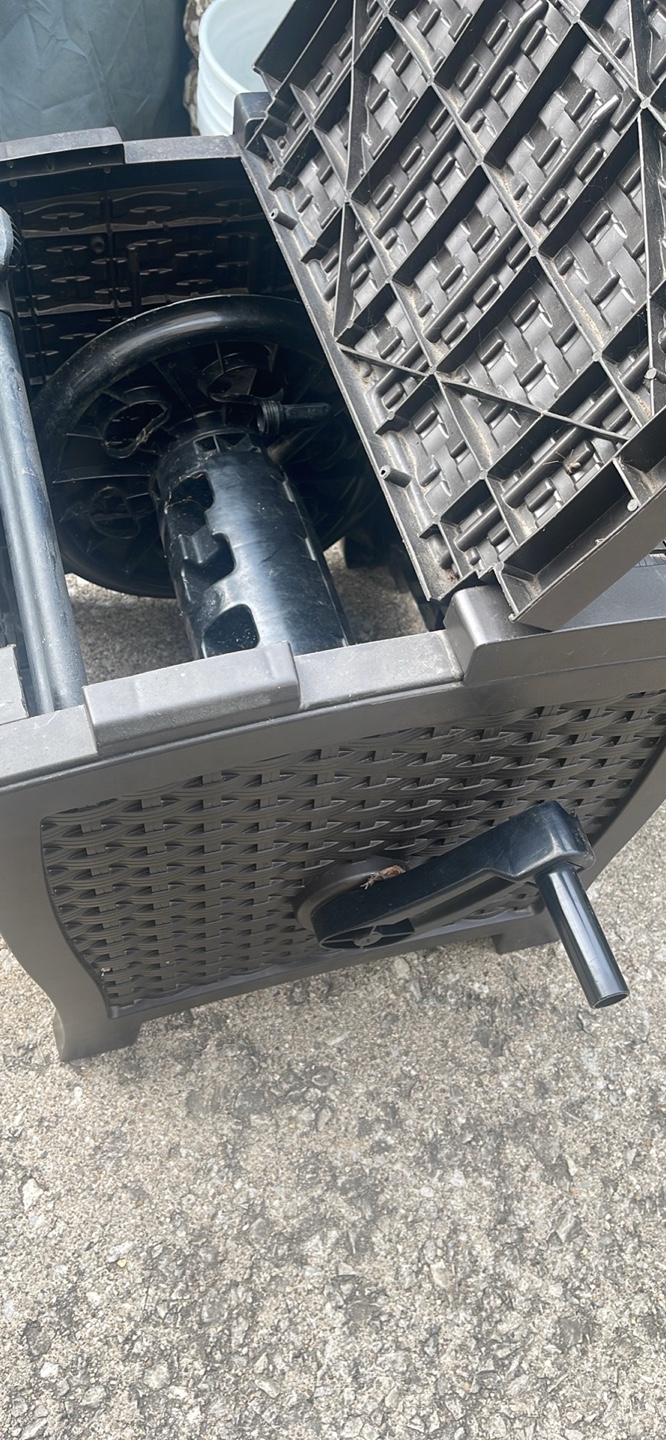 Suncast Hose Reel Storage Box check more pictures - photo 3